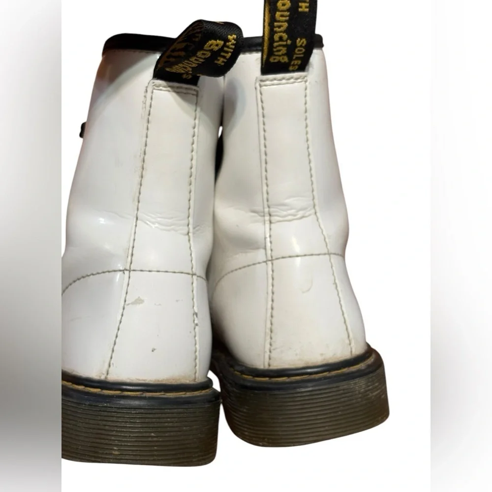 SOLD
Dr. Martens White T Zavala 8 Eyelet Combat Boot EU 37 US L 6 US M 5 UK 4 - Picture 5 of 15